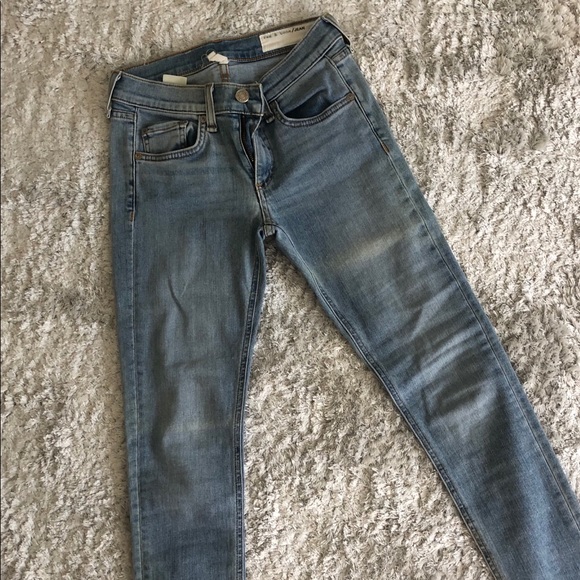 rag and bone light wash denim skinny jeans - Picture 2 of 4
